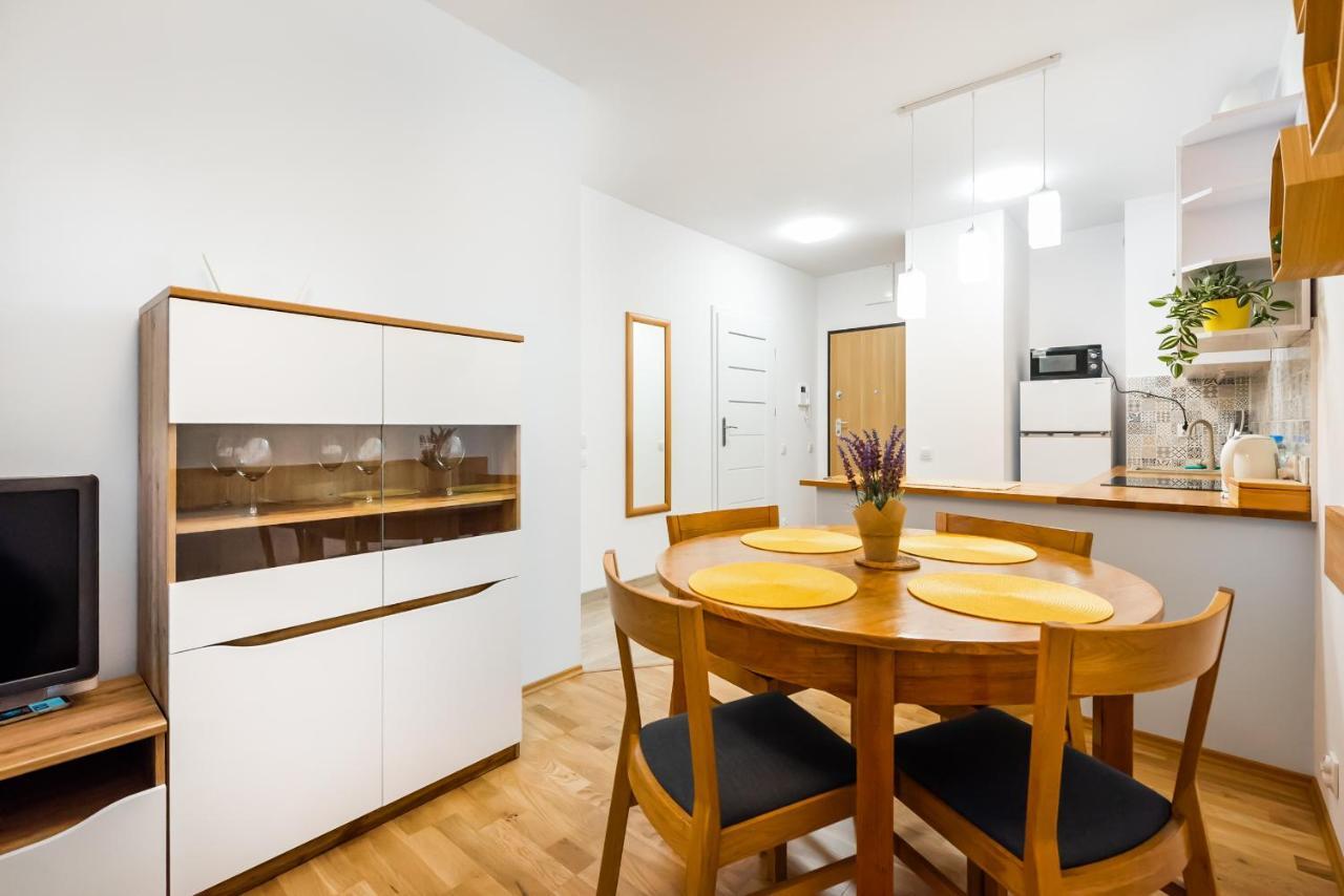 Metro Bemowo Colourful Apartment Βαρσοβία Εξωτερικό φωτογραφία