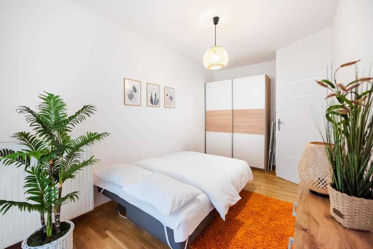 Metro Bemowo Colourful Apartment Βαρσοβία Εξωτερικό φωτογραφία