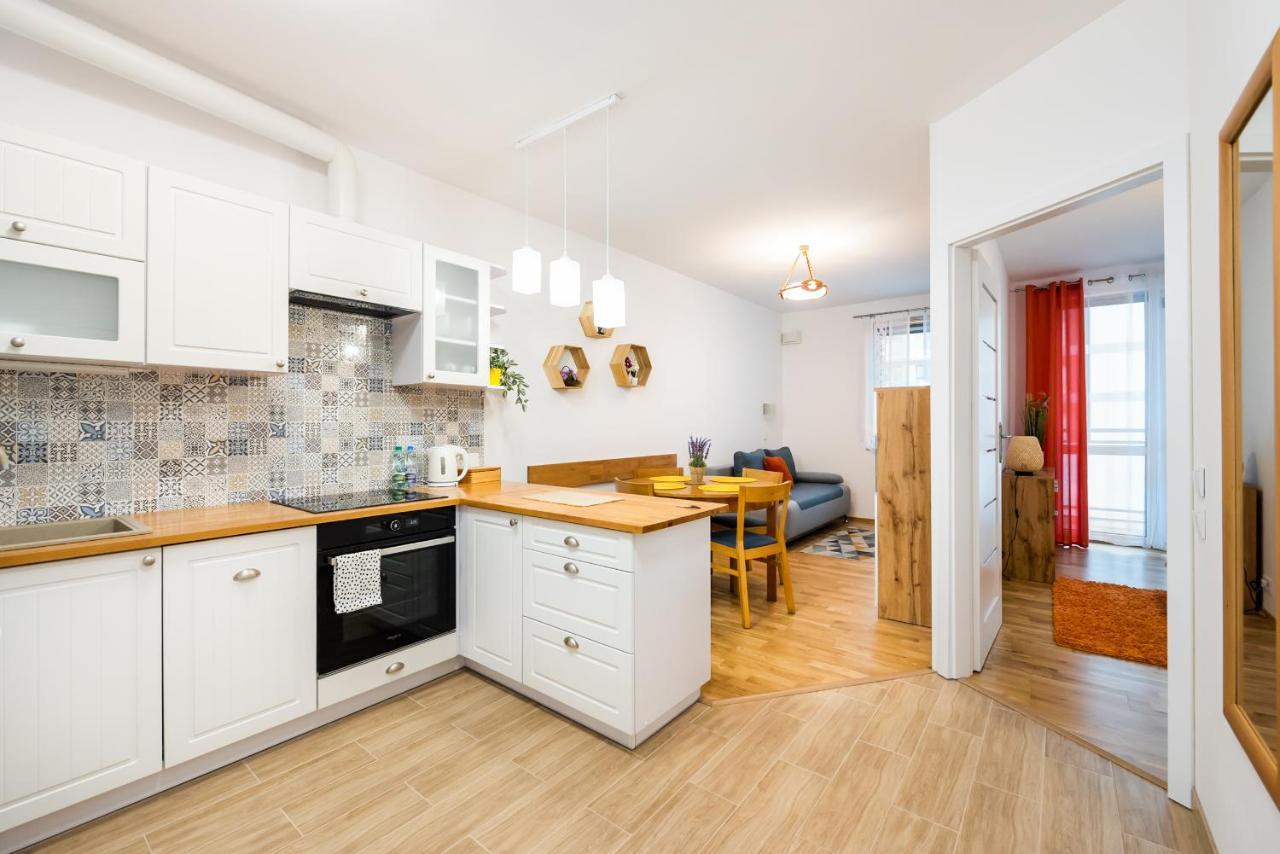 Metro Bemowo Colourful Apartment Βαρσοβία Εξωτερικό φωτογραφία